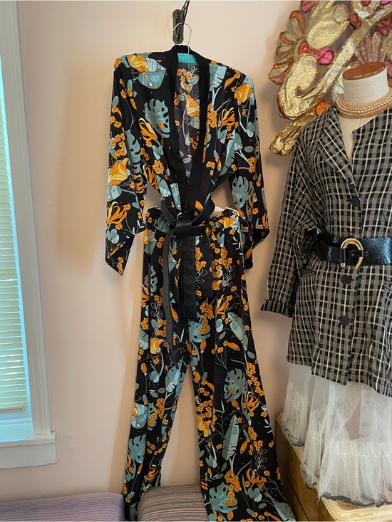 Collection Arantie Pants - Black Floral Two-Piece Set with Blue and Mustard Botanical Print Kimono palazzo